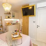 Back In Time Luxury 2 *