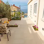 Back In Time Luxury 2 *