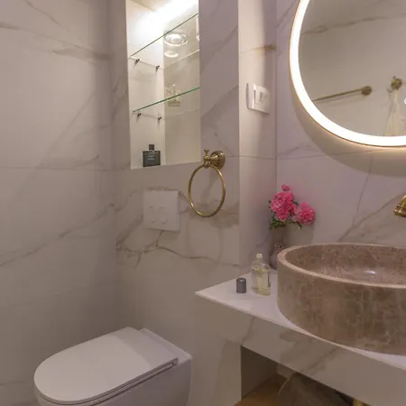 Back In Time Luxury 2 *