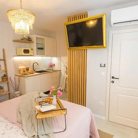 Back In Time Luxury 2 *