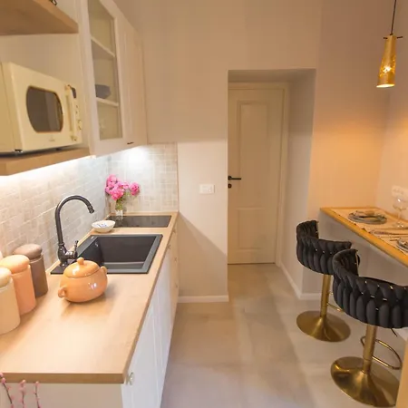 Back In Time Luxury 2 *