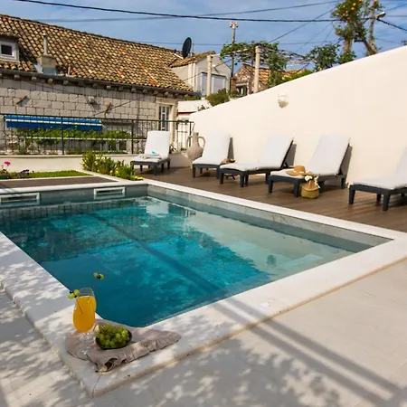 Back In Time Luxury 2